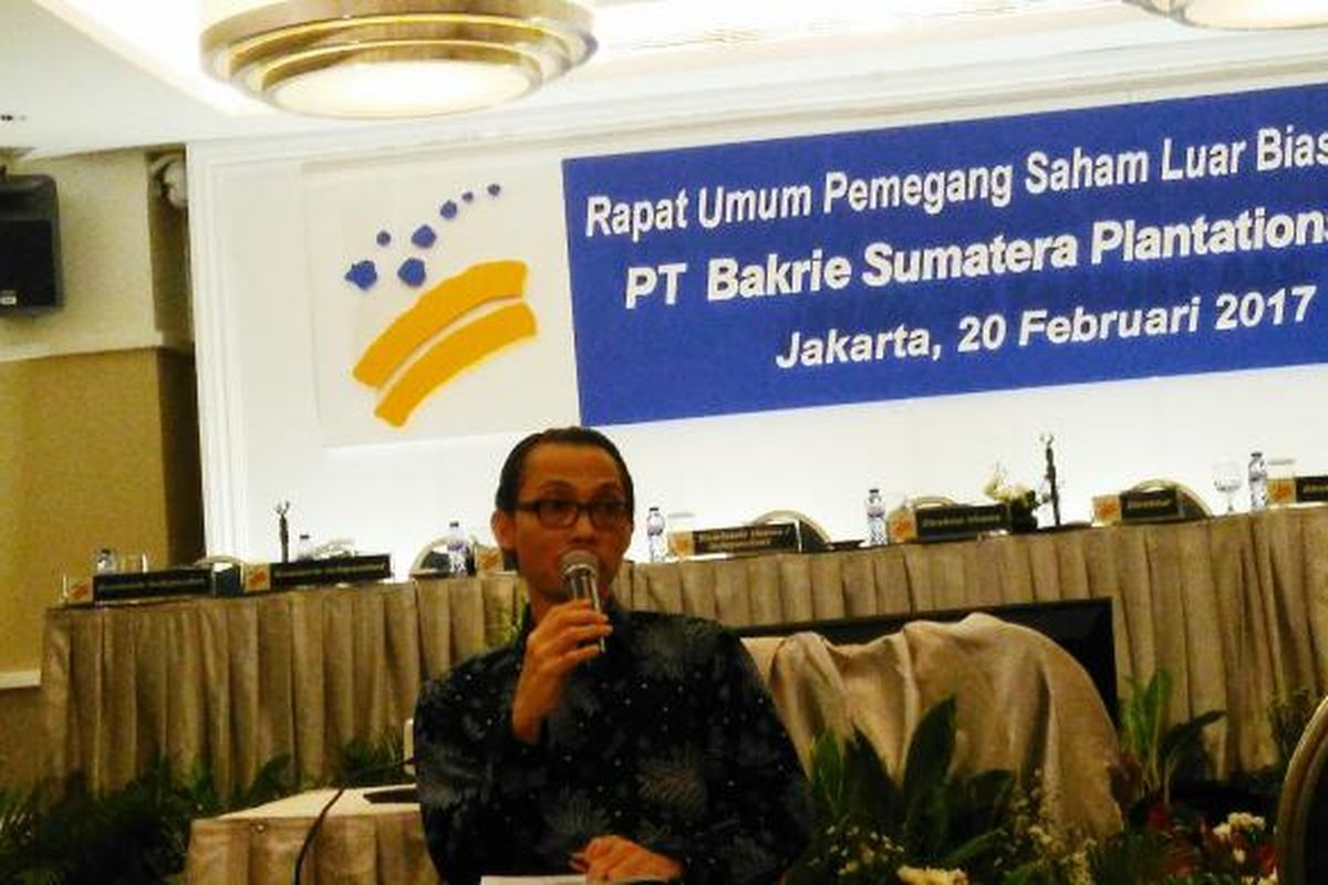 Konfrensi pers PT Bakrie Sumatera Plantation Tbk. (UNSP) usai melakukan Rapat Umum Pemegang Saham Luar Biasa ketiga (RUPSLB) di Jakarta, Senin (20/2/2017).