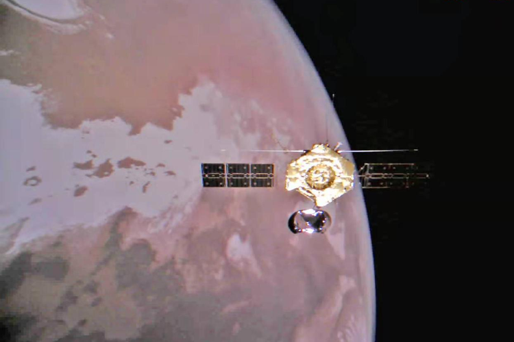 Misi Tianwen-1 milik China berhasil mengirimkan empat foto dari planet Mars. 