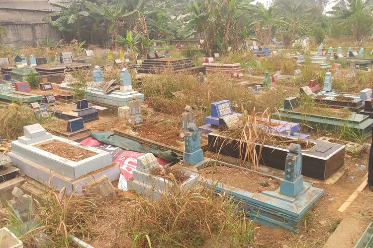 Lokasi jenazah Aprianita (50) dikubur dan dicor oleh Nopi dan Amir di Tempat Pemakaman Umum (TPU) Kandang Kawat, Palembang. Aprianita sebelumnya dibunuh Yudi karena dilatar belakangi utan pembelian mobil sebesar Rp 145 Juta.