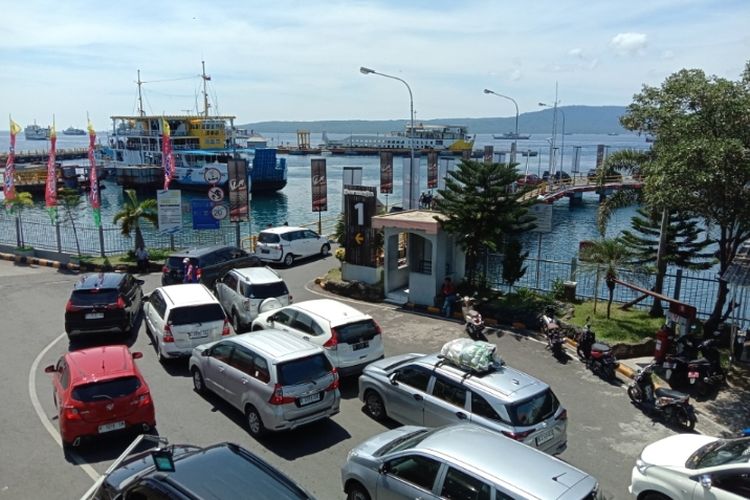 Kepadatan di Pelabuhan ASDP Ketapang Banyuwangi 