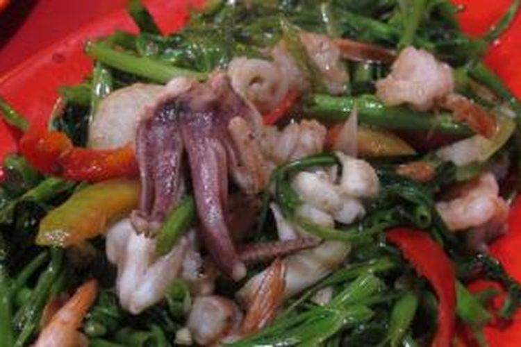 Kangkung Seafood di Pecenongan, Jakpus.