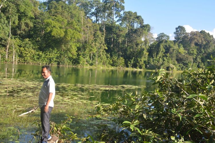 Danau Rana Kulan tersembunyi di Desa Rana Kulan, Kecamatan Elar, Kabupaten Manggarai Timur, Nusa Tenggara Timur. 