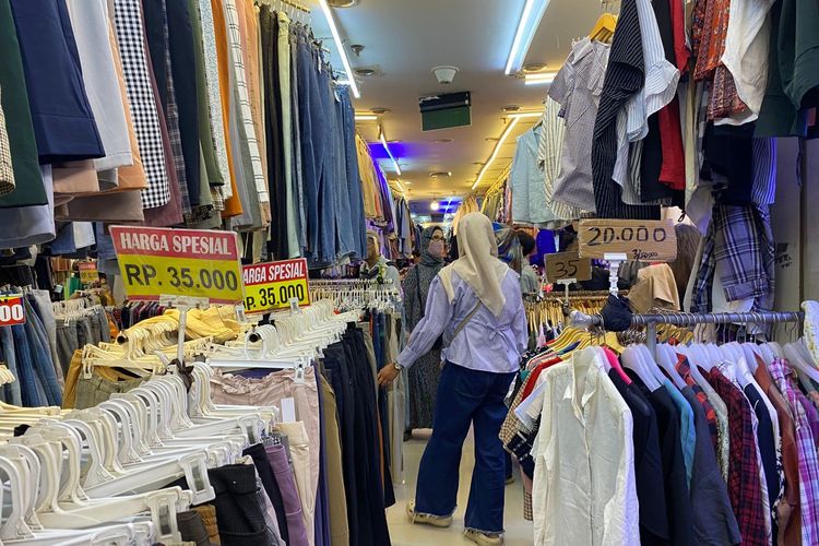 Bisakah Tertular Virus atau Bakteri dari Pakaian Bekas?