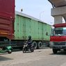 Kondisi Jalan Raya Bekasi ke Arah Pulo Gebang yang Berlubang Bikin Macet