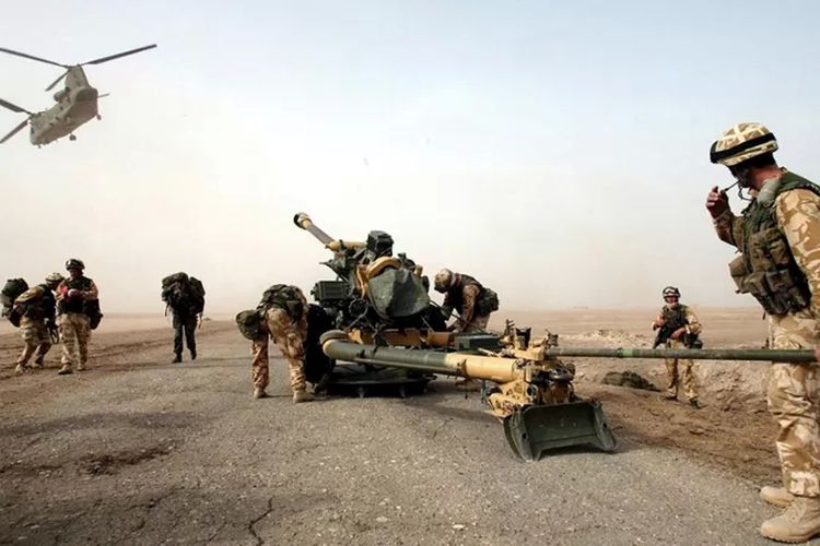 Maret 2003: pasukan Inggris di selatan Irak.