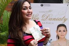 Nia Daniaty Adakan Tahlilan untuk Dua Cucu Kembarnya