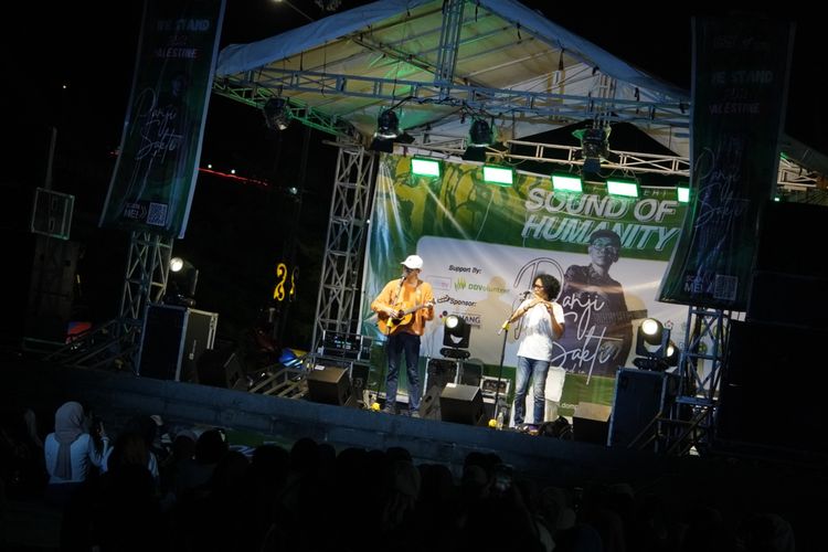 Dompet Dhuafa kembali menggelar Konser amal Sound of Humanity (SOH) untuk menyatukan kekuatan seni musik dan rasa kepedulian di Alun-alun Tugu Sirih, Kota Gurindam, Tanjungpinang Dompet Dhuafa pada Minggu (20/10/2024).