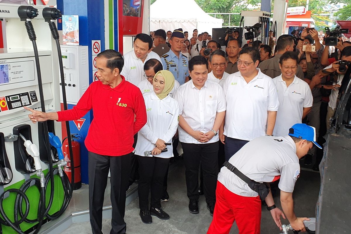 Presiden Joko Widodo meresmikan implementasi program Biodiesel 30 persen (B30). Peresmian dilakukan di SPBU Pertamina MT Haryono, Jakarta Selatan, Senin (23/12/2019). 