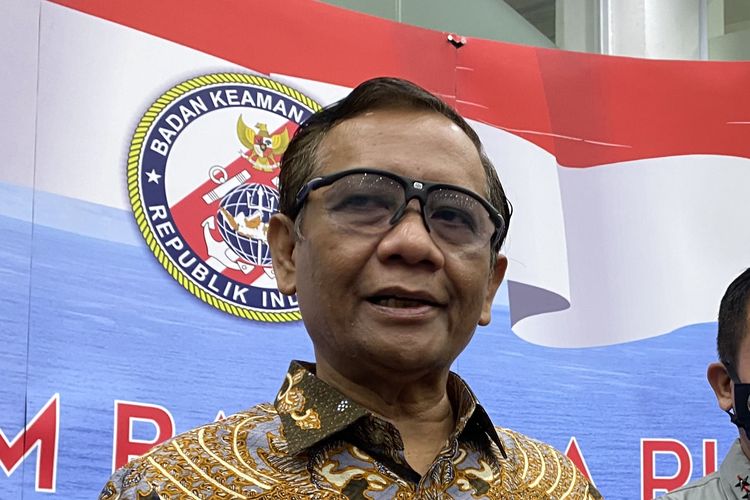 Menteri Koordinator Bidang Politik, Hukum, dan Keamanan (Menko Polhukam) Mahfud MD di Markas Bakamla, Jakarta, Senin (7/3/2022).