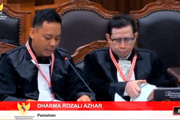 Kuasa hukum PPP Dharma Rozali Azhar membacakan perselisihan suara PPP di lima Dapil Jawa Barat dalam sidang sengketa hasil Pileg 2024 di Gedung Mahkamah Konstitusi (MK), Selasa (30/4/2024). 