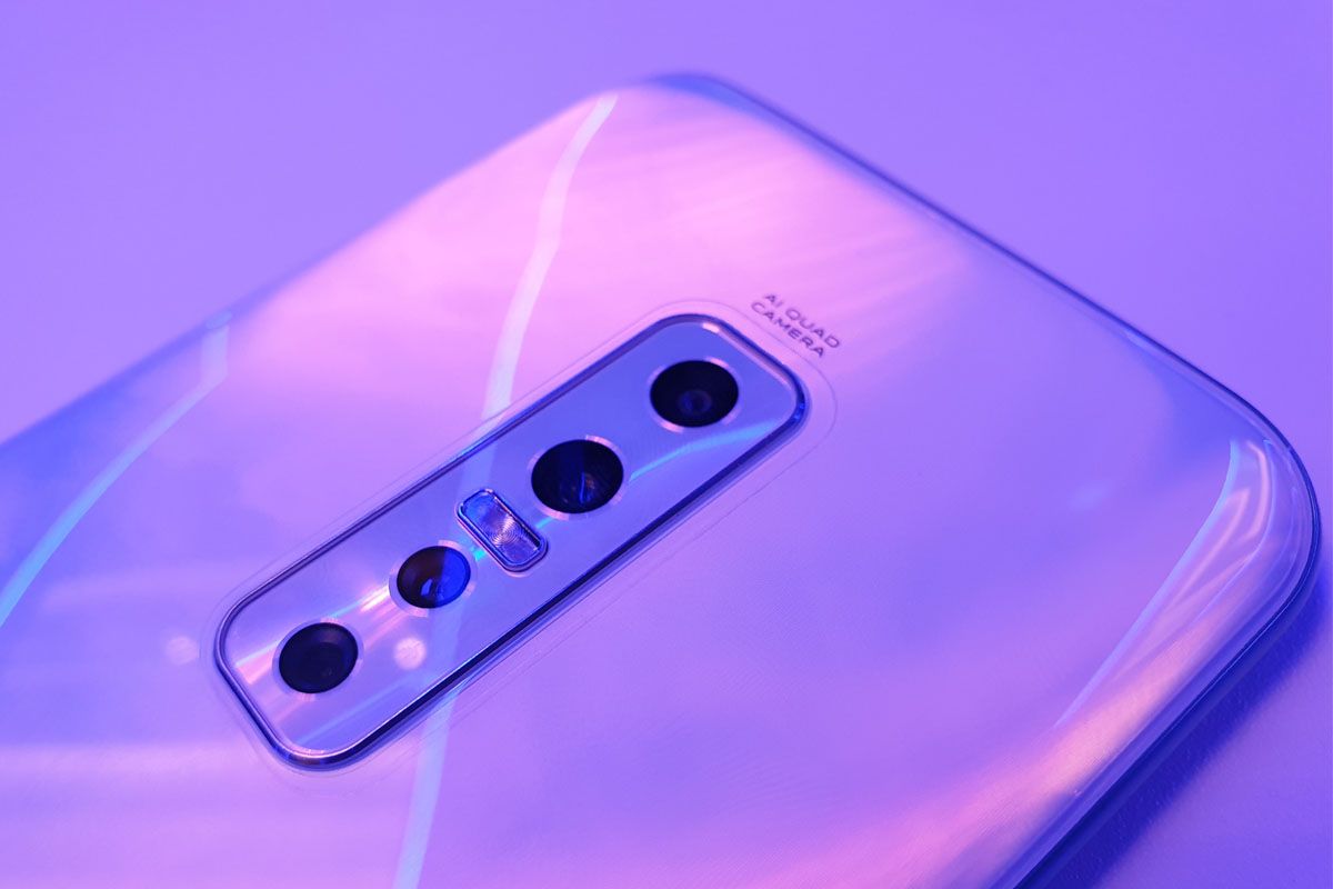 Smartphone Vivo V17 Pro dibekali empat kamera sekaligus di bagian punggungnya.