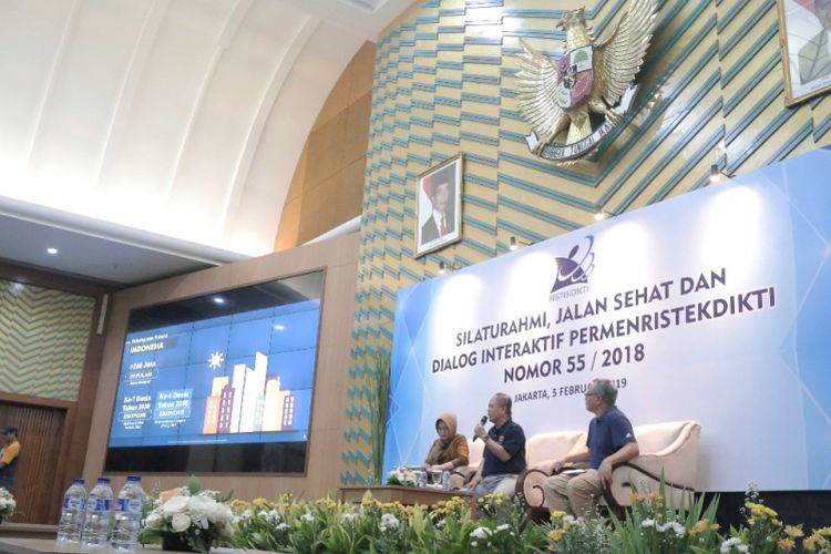 Menristekdikti Mohamad Nasir pada acara Silaturahmi, Jalan Sehat, dan Dialog Interaktif Permenristekdikti Nomor 55 Tahun 2018, Selasa (5/2/2019) di Auditorium Gedung D Kemenristekdikti, Jakarta.
