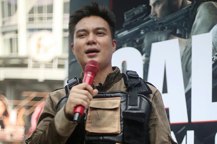 Artis peran Baim Wong usai bikin prank di kawasan Sudirman, Jakarta Pusat, Minggu (24/11/2019).  Dok. Garena