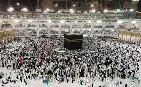 Indonesia, Saudi Arabia Seek Ways to Cut Hajj Waiting Time