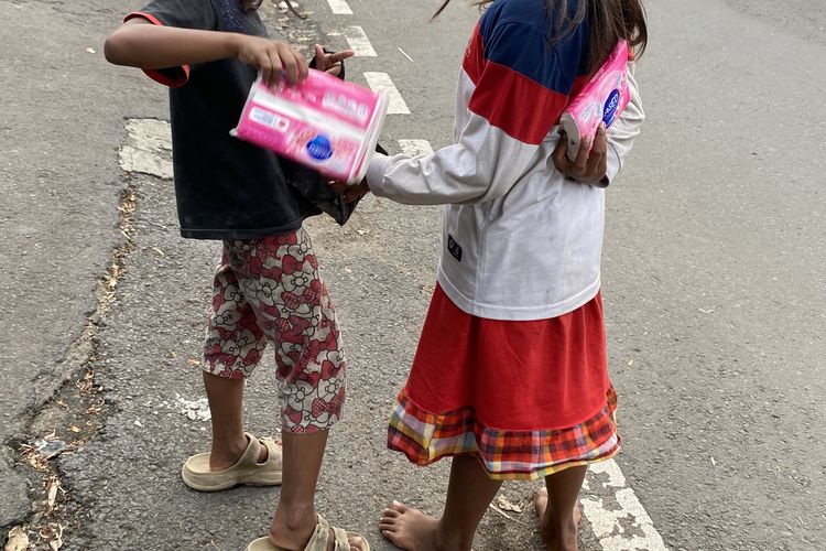 Di Kota Modern Jakarta, Masih Ada Anak yang Hidup di Jalanan Ketimbang Sekolah