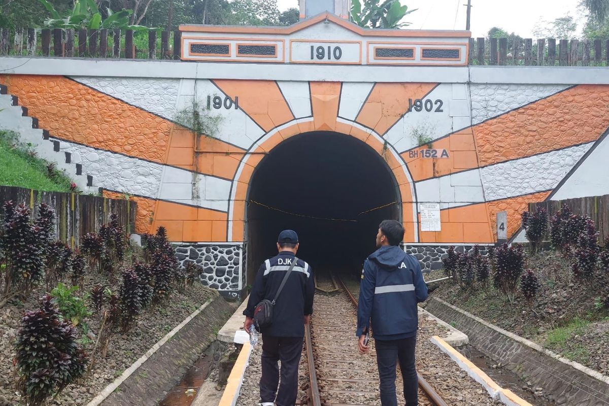 Terowongan Mrawan, jalur rel kereta api dekat Stasiun Mrawan Desa Sidomulyo Kecamatan Silo Kabupaten Jember.
