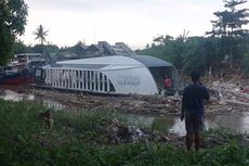 Banyak Sampah Bambu hingga Kasur, Kapal Bantuan Coldplay Batal Beroperasi di Sungai Cisadane