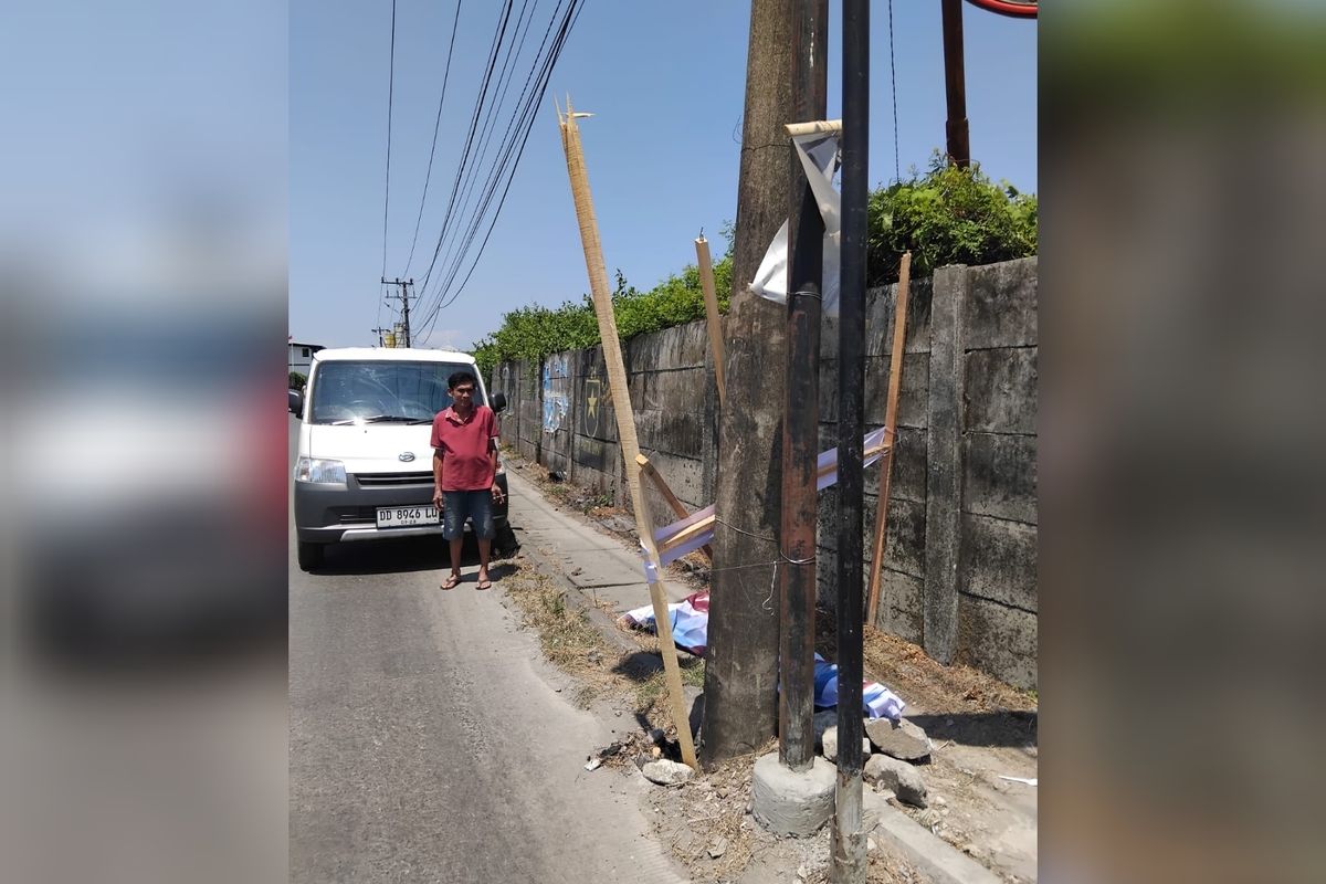 Pria paruh baya yang diduga melakukan perusakan APK salah satu pasangan calon wali kota-wakil wali kota di bilangan Jalan Danau Tanjung Bunga, Kecamatan Tamalate, Kota Makassar, Sulsel, pada Selasa (17/9/2024).