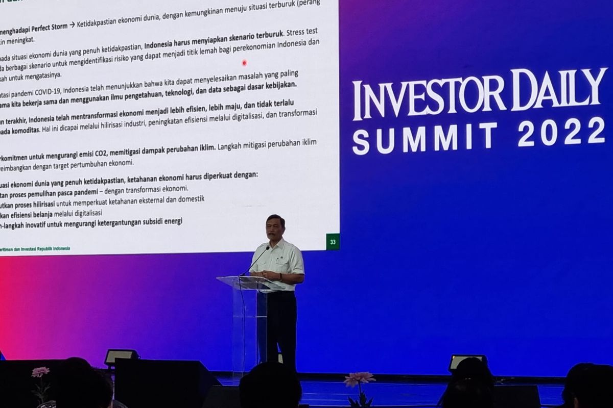 Menteri Koordinator Bidang Kemaritiman dan Investasi Luhut Binsar Pandjaitan saat acara Investor Daily Summit 2022 di JCC Senayan, Rabu (12/10/2022).