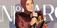 Apa Itu Listen to Her Parole yang Diterima Syahrini di Cannes?