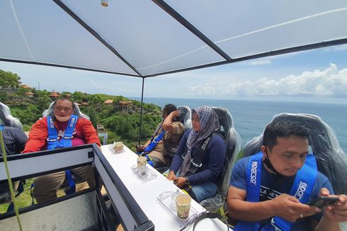 Pertama di Indonesia, Ngopi sambil Terbang Naik Gondola di Teras Kaca Pantai Nguluran Gunungkidul