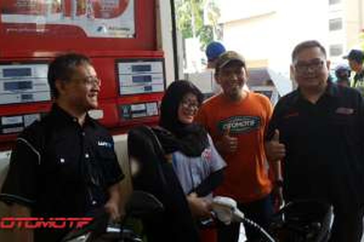 Pertamina bekerja sama dengan Otomotif sebagai bagian dari Grup Of Magazine Kompas Gramedia menantang komunitas sepeda motor buat memecahkan rekor irit menggunakan bahan bakar minyak (BBM) Pertalite di Jakarta, Sabtu (19/11/2016). 