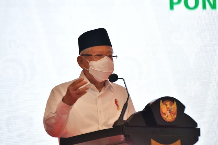 Wakil Presiden Ma'ruf Amin memberikan sambutan saat meresmikan bank wakaf mikro di Pondok Pesantren Karya Pembangunan, Jakarta Timur, Kamis (24/3/2022).
