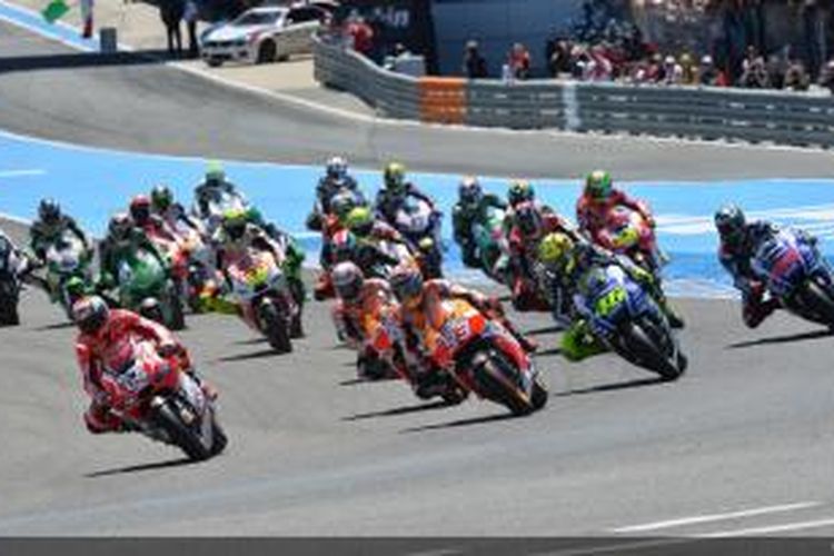 Para pebalap MotoGP membalap di Sirkuit Jerez pada GP Spanyol, Minggu (4/5/2014).