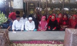 Ke Bangkalan, Gus Ipul-Puti Guntur Soekarno Sowan Kiai 