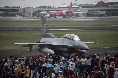 BERITA FOTO: Antusias Warga Palembang Saksikan Alutsista TNI AU