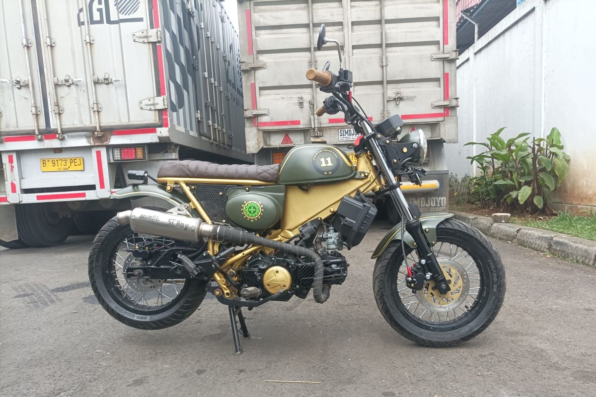 Wahyu Tomo memodifikasi Kawasaki Athlete jadi ala motor mini dengan acuan Honda Monkey.