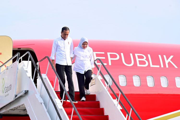 Presiden Joko Widodo melakukan kunjungan kerja (kunker) ke Jawa Tengah pada Senin (22/1/2024). Ia didampingi oleh Ibu Negara, Iriana Joko Widodo. 