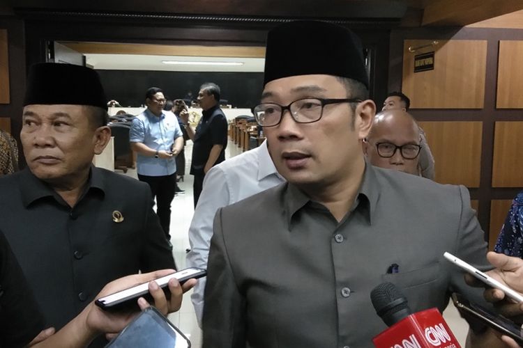 Gubernur Jawa Barat Ridwan Kamil saat ditemui usai rapat paripurna bersama DPRD Jabar, Jumat (1/11/2019).