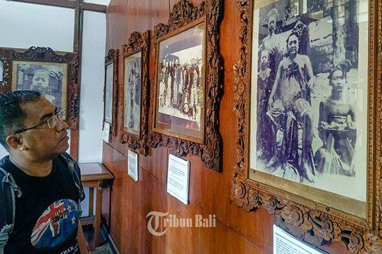 Foto Raja kedua Klungkung Ida Dewa Agung Jambe di Museum Semarajaya Klungkung. Ida Dewa Agung Jambe ditetapkan sebagai pahlawan nasional dari Bali.