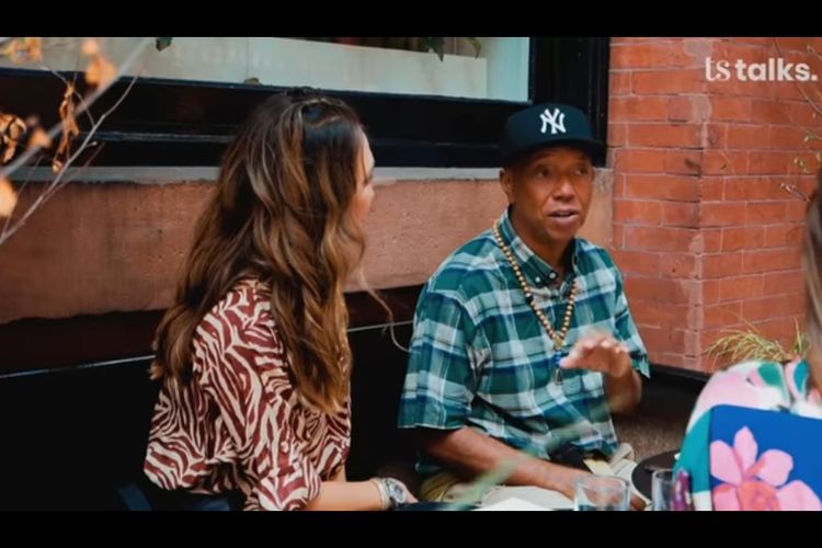 Produser musik Russell Simmons dalam tayangan YouTube TS Media.