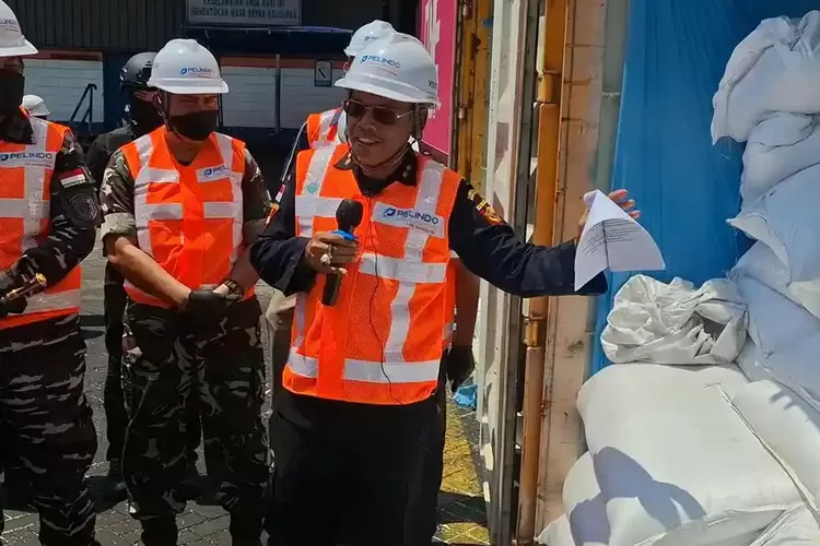 Modus Penyelundupan 413 Ton Beras dan Garam India di Surabaya, Mengaku Amonium Klorida