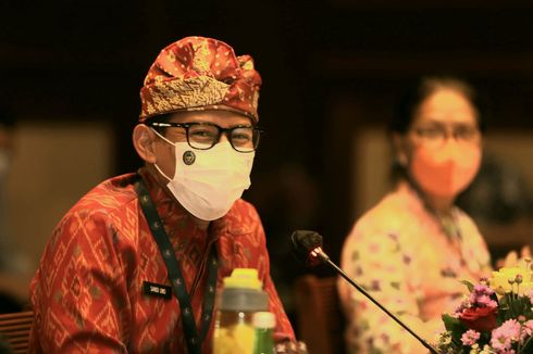 Sandiaga Uno Minta Wisata Alam dan Mainan Tradisional Subang Terus Dikembangkan