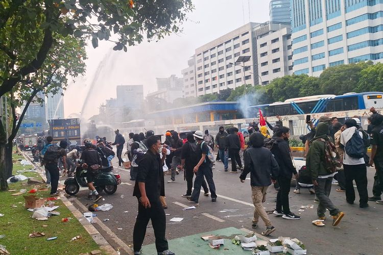 Demo Buruh di DPR Bubar, Jalan Gatot Subroto Kembali Dibuka