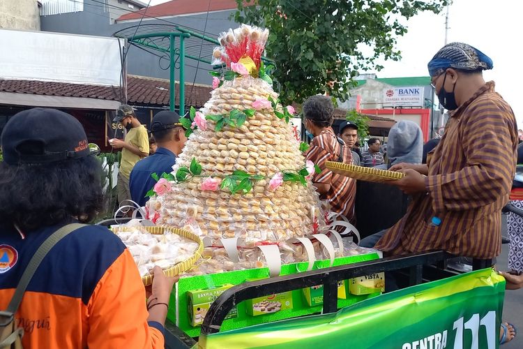 naga liong tampil di acara Bakpia Day, Sabtu (22/10/2022)