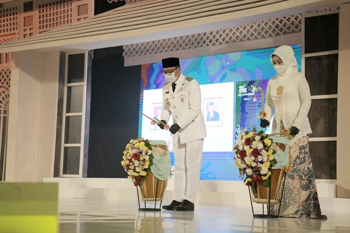 Gubernur Jabar Ridwan Kamil saat meluncurkan Gerakan Nasional (Gernas) Bangga Buatan Indonesia (BBI) Jabar di Trans Convention Center, Kota Bandung, Sabtu (3/4/2021).