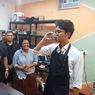 Saat Alam Ganjar Racik Kopi Bersama Barista Penyandang Disabilitas di Kupang...