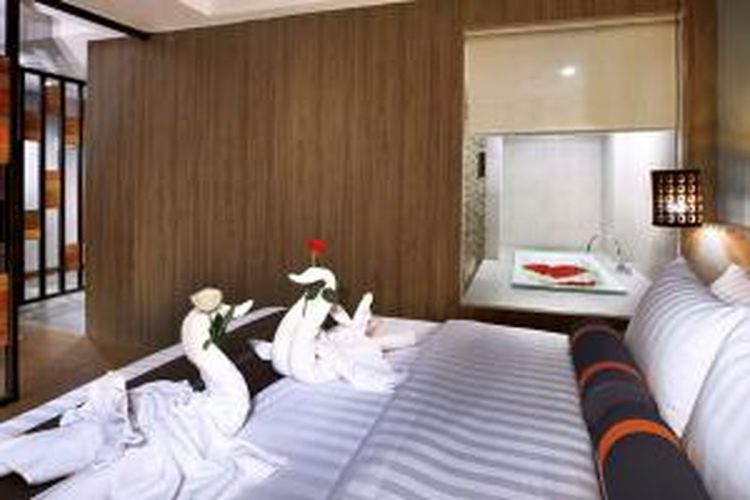 Suite Room Hotel Harper Purwakarta, Jawa Barat.