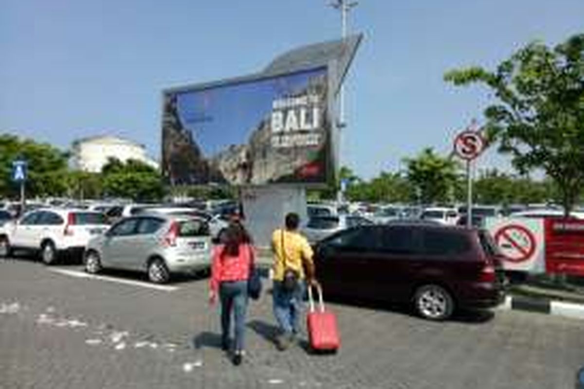 Parkir mobil Bandara I Gusti Ngurah Rai Bali