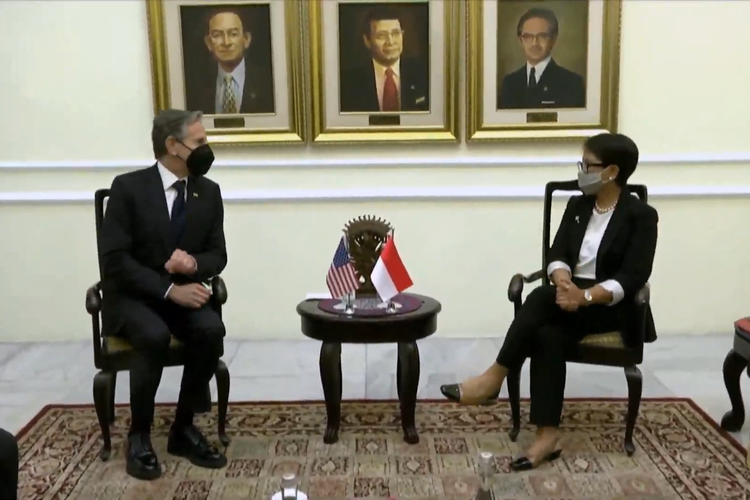 Menteri Luar Negeri Amerika Serikat (AS) Antony Blinken dan Menteri Luar Negeri Retno Marsudi saat melakukan pertemuan di Gedung Pancasila, Jakarta, Selasa (14/12/2021).