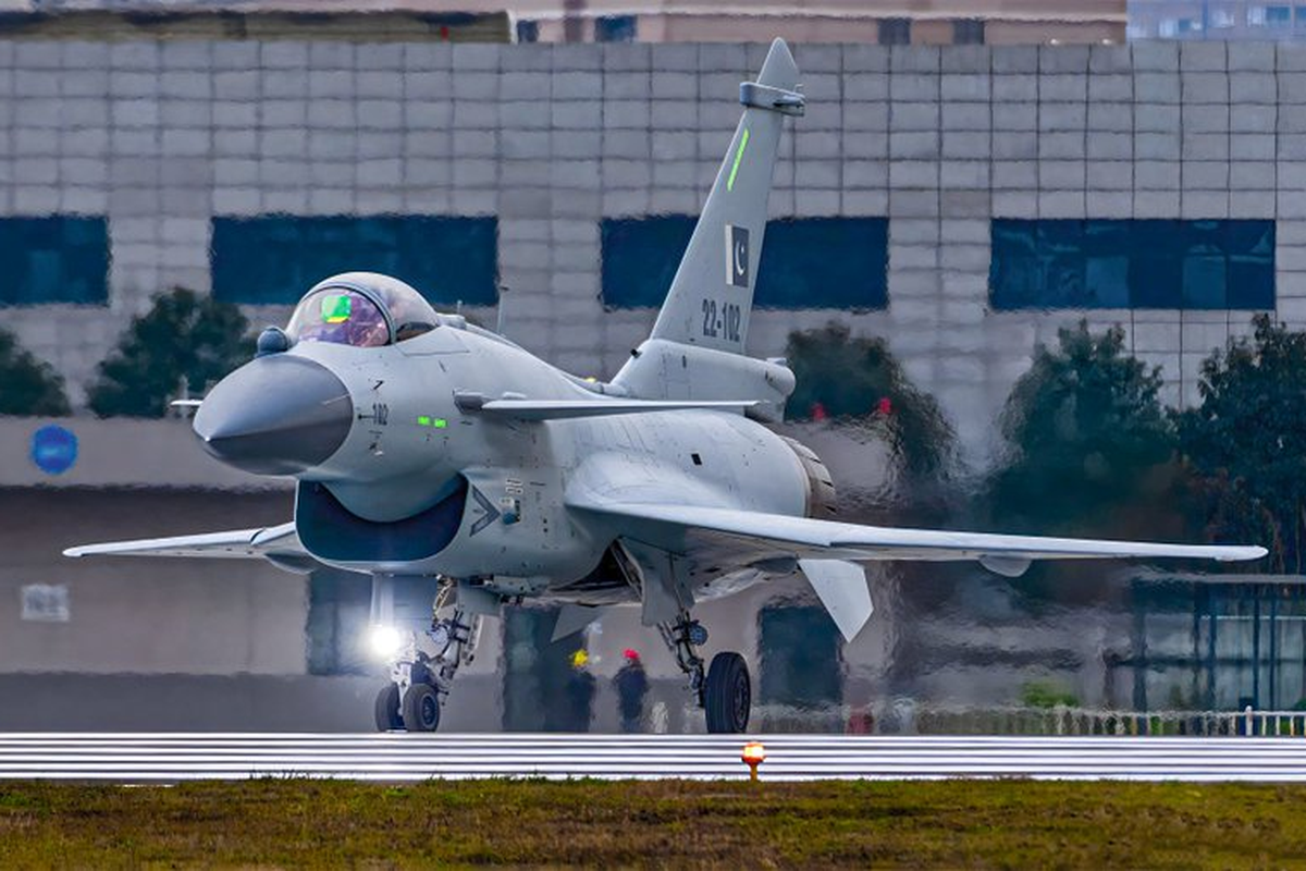 Chengdu J-10C milik Angkatan Udara Pakistan.