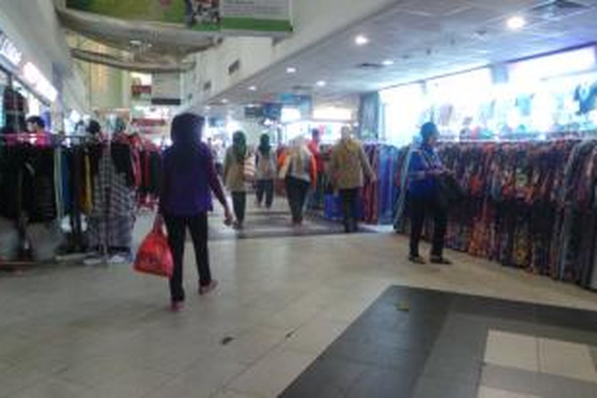 Suasana Pasar Blok B Tanah Abang, Jakarta Pusat, nampak berjalan seperti biasa di hari putusan MK soal sengketa pilpres 2014, Kamis (21/8/2014).