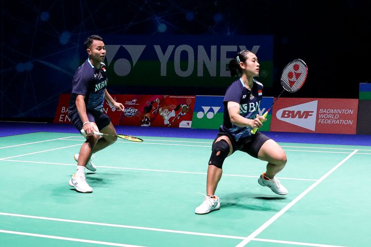 Pasangan ganda campuran Indonesia, Rehan Naufal Kusharjanto/Lisa Ayu Kusumawati, saat berlaga melawan wakil Jerman, Jones Rafly Jansen/Linda Efler, pada babak 32 besar All England 2023 yang digelar di Utilita Arena, Birmingham, Inggris, pada Selasa (14/3/2023) siang waktu setempat.