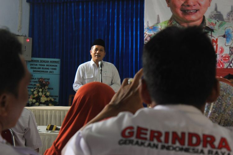 Bakal calon Gubernur Jawa Tengah dari Partai Gerindra, Ferry Juliantono saat mengunjungi DPC Gerindra Purbalingga, Kamis (12/10/2017).