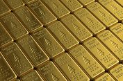 Dollar AS Menguat, Harga Emas Dunia Tetap Bertahan di Atas 2.000 Dollar AS