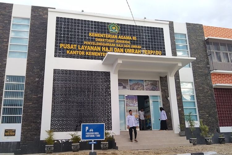 Sebanyak 112 calon jamaah haji asal kota Baubau, Sulawesi Tenggara, batal berangkat menunaikan ibadah haji di tanah suci, Arab Saudi.